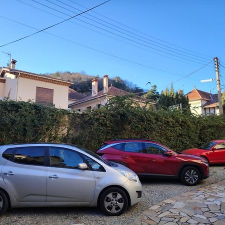 Hébergements à La Rive, Accueil ouvert tous les jours jusqu'à 20h00 dernier délai, depuis 29 ans ! Réserver ici svp ! Merci ! Aucun règlement à distance accepté, Paiement par CB, Espèces, Chèque ou Chèques-Vacances impérativement à la remise des clef Amélie-les-Bains-Palalda Extérieur photo