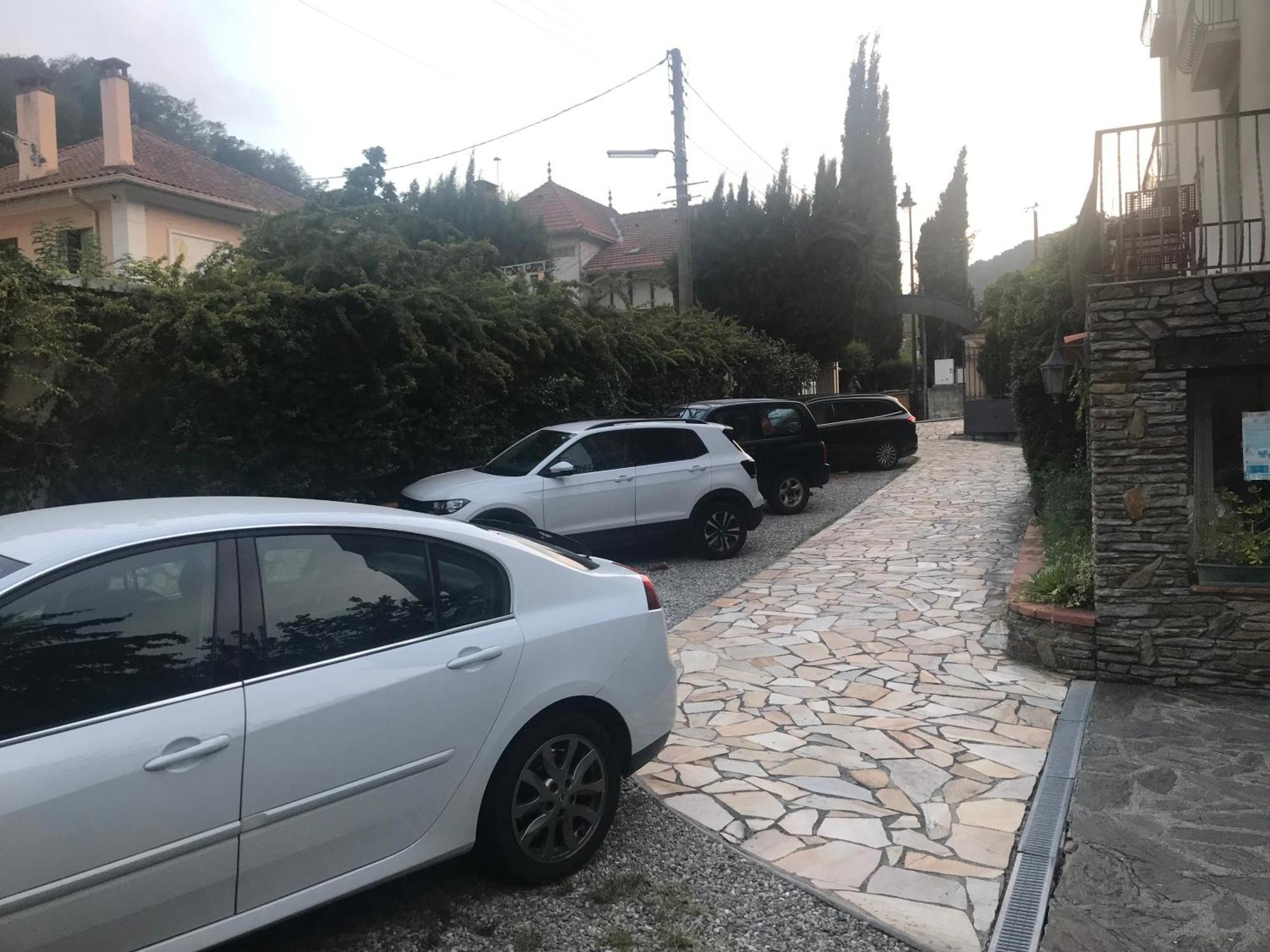 Hébergements à La Rive, Accueil ouvert tous les jours jusqu'à 20h00 dernier délai, depuis 29 ans ! Réserver ici svp ! Merci ! Aucun règlement à distance accepté, Paiement par CB, Espèces, Chèque ou Chèques-Vacances impérativement à la remise des clef Amélie-les-Bains-Palalda Extérieur photo